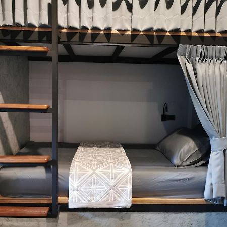 The 8 Hostel Buriram Extérieur photo