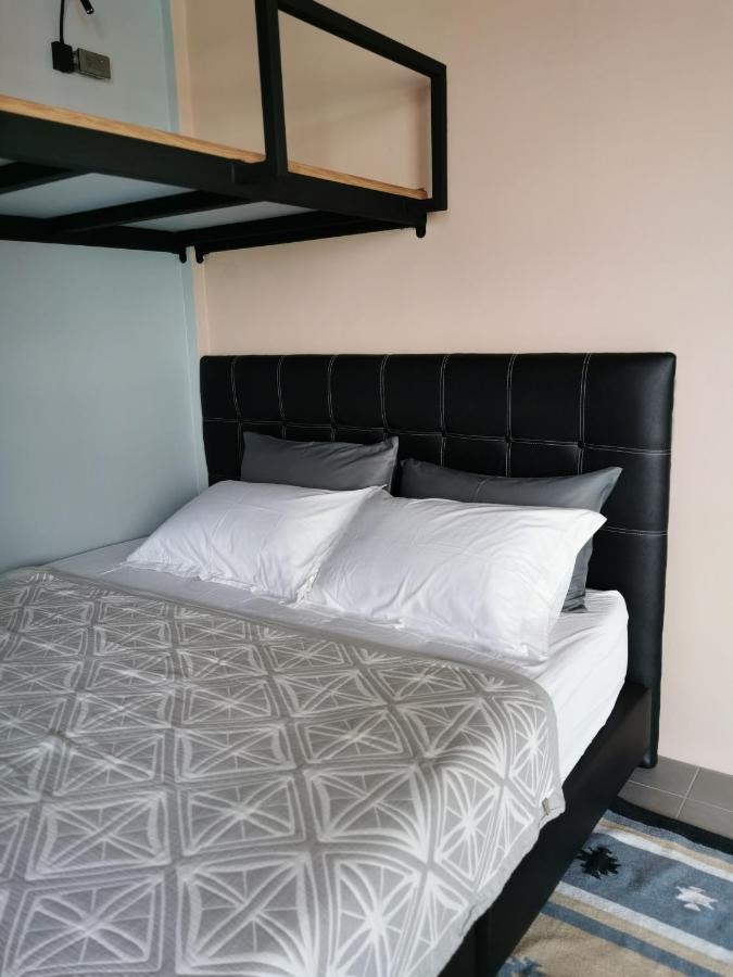 The 8 Hostel Buriram Extérieur photo