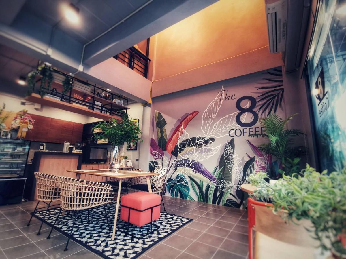 The 8 Hostel Buriram Extérieur photo