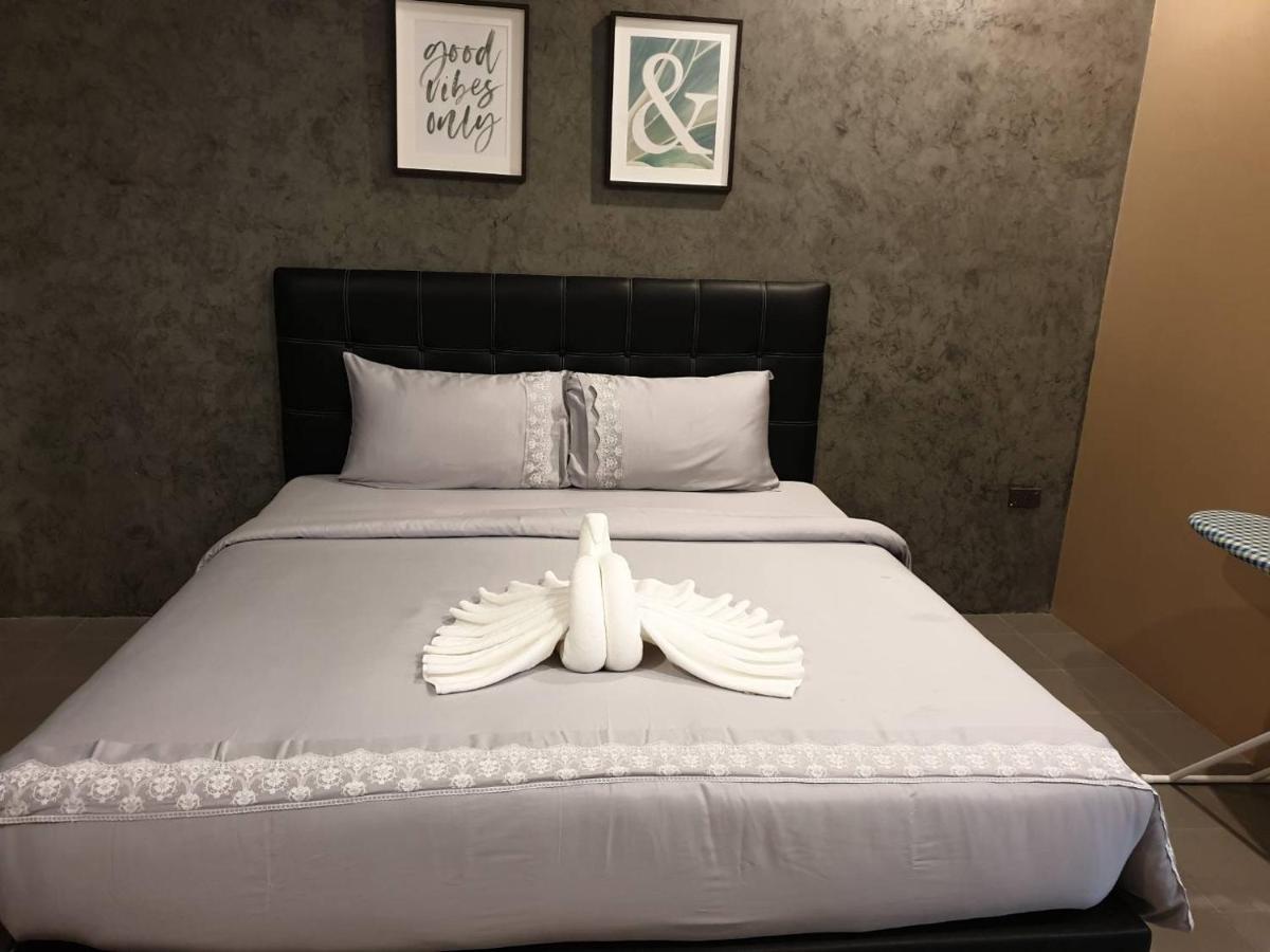 The 8 Hostel Buriram Extérieur photo